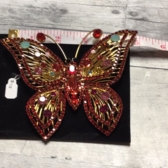 Gorgeous butterfly pin - Picture 2 of 3